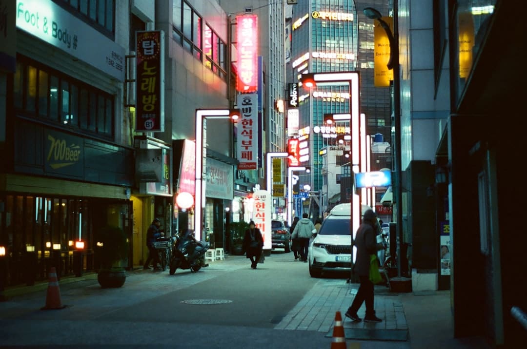 《子夜归》小侯爷谁演的